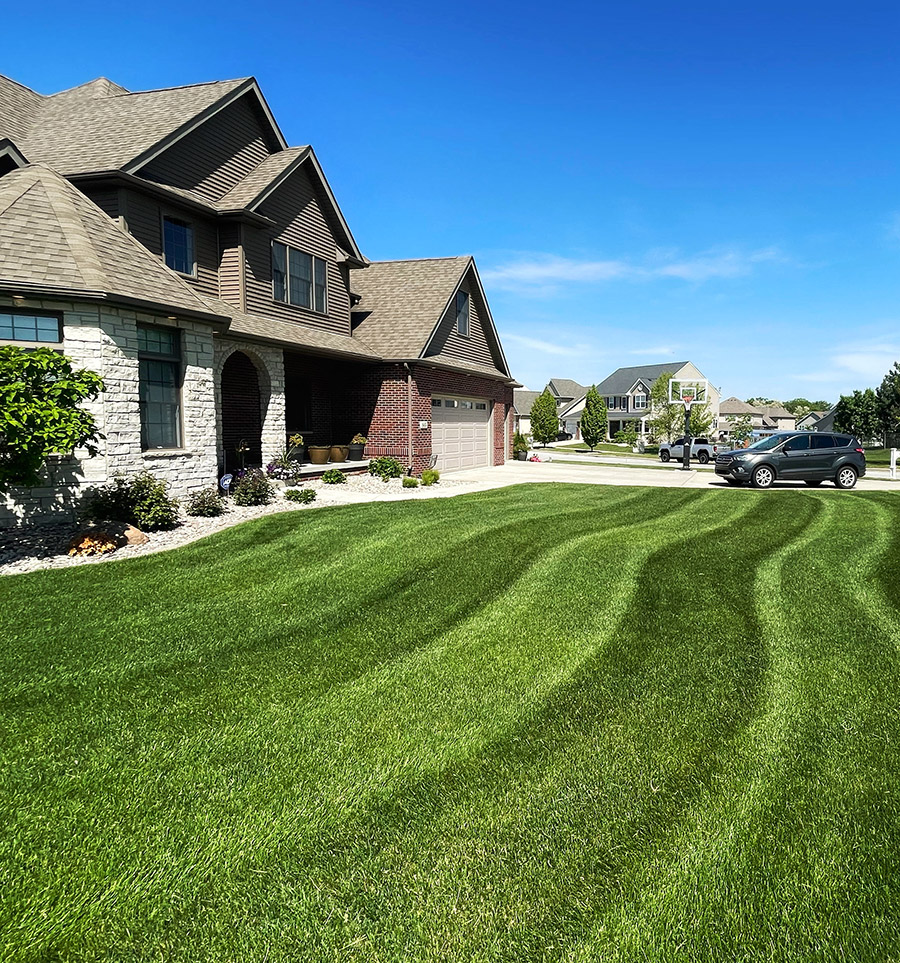 Grady's Landscaping & Design | Lawn Maintenace
